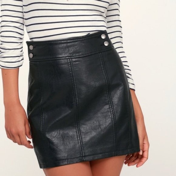 Free People Dresses & Skirts - FREE PEOPLE Black Vegan Leather Skirt Retro Biker